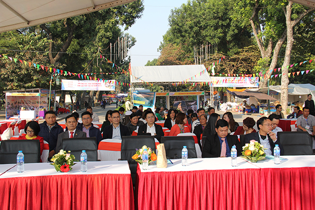 Các HTX, doanh nghiệp tham gia hội nghị kết nối giao thương năm 2019