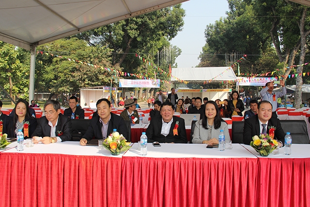 Các đại biểu tham dự khai mạc Hội chợ