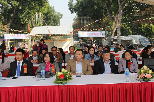 Các đại biểu tham dự khai mạc Hội chợ