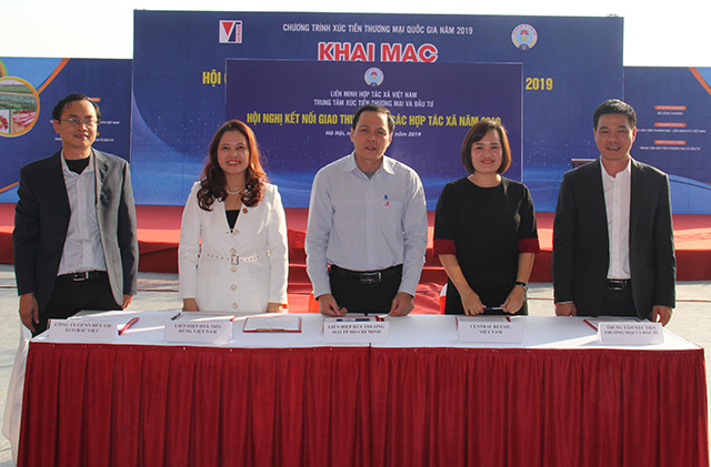 Các đơn vị, doanh nghiệp ký kết tại hội nghị