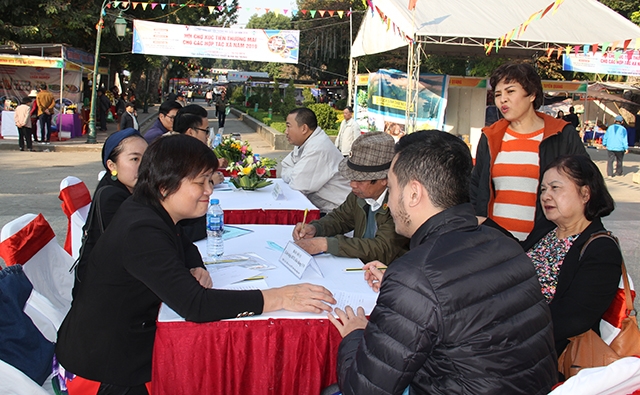 Các doanh nghiệp, HTX thám gia tư vấn tại hội nghị