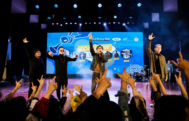 Còi Show gắn kết với hàng loạt các nghệ sỹ trẻ tài năng để lan tỏa tới cộng đồng sinh viên, học sinh trên cả nước.