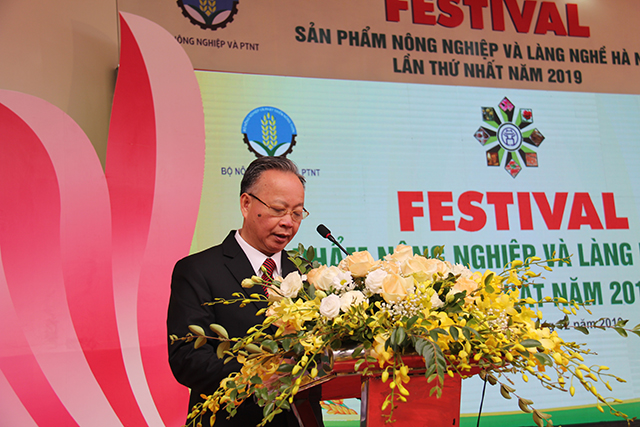 Phó Chủ tịch UBND TP Hà Nội Nguyễn Văn Sửu phát biểu khai mạc Festival