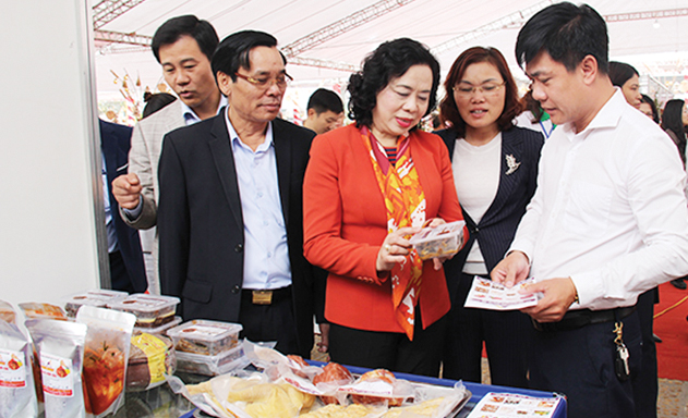 Các Phiên chợ nông sản là nơi kết nối, hình thành mối liên kết tiêu thụ nông sản theo chuỗi giá trị