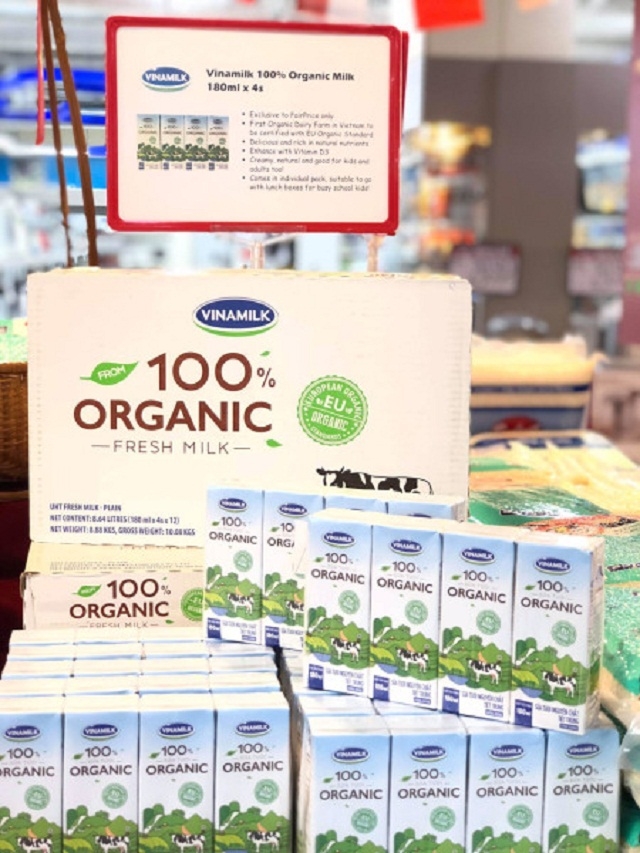 Có thể dễ dàng nhận biết logo “EU Organic” trên các hộp sữa organic của Vinamilk
