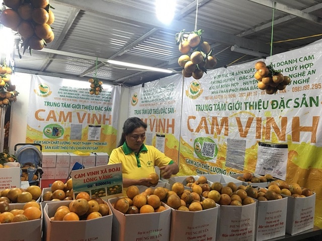 Cam Vinh và đặc sản Nghệ An ra mắt người tiêu dùng Hà Nội (Ảnh Internet)