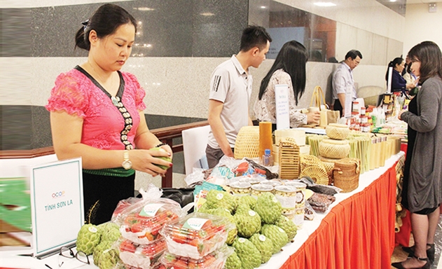 Gian hàng OCOP tiêu biểu tham gia trưng bày giới thiệu sản phẩm