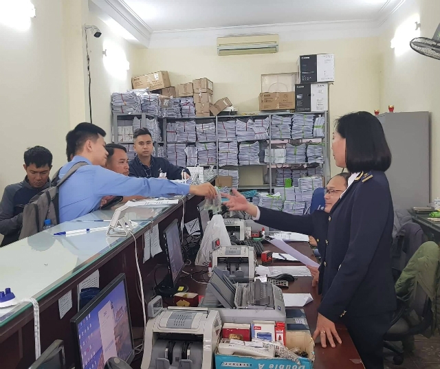 Lực lượng Hải quan phải tăng cường cán bộ giúp đỡ, hướng dẫn việc thu, nộp phí hạ tầng cảng biển