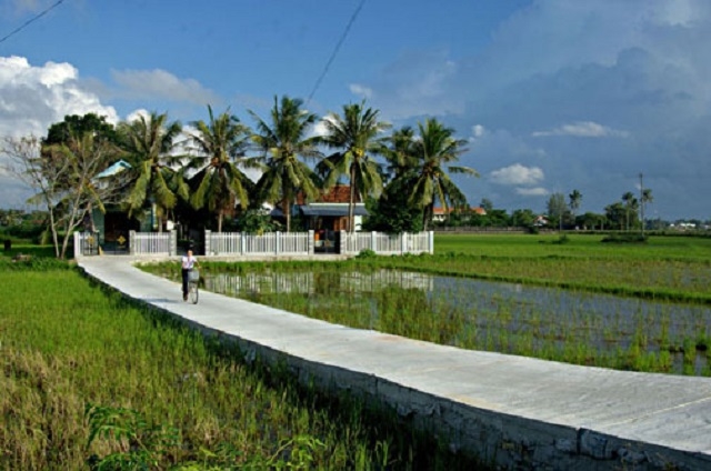 Tây Hòa là huyện NTM đầu tiên của Phú Yên