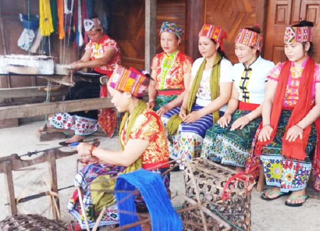 Nhiều người thoát nghèo nhờ tham gia HTX Na Sang 2