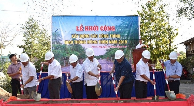UBND huyện Phước Long đã phân bổ vốn xây dựng 13 công trình giao thông nông thôn trên địa bàn các xã, thị trấn.