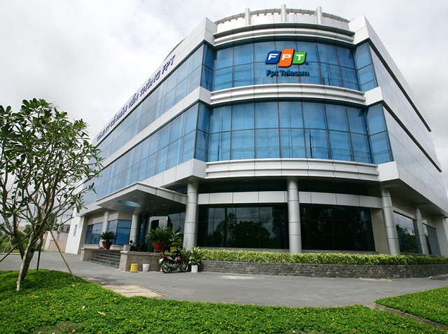 Các quỹ ngoại liên tiếp trao tay cổ phiếu, FPT bật tăng