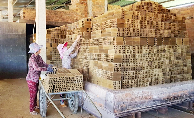 ​Sản xuất gạch tuynel bằng công nghệ hiện đại để BVMT