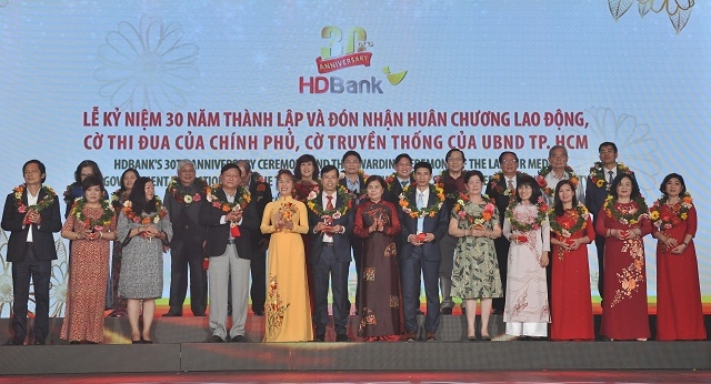 Tri ân Ban lãnh đạo