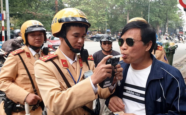 Tiền thu từ xử phạt vi phạm nồng độ cồn phải nộp toàn bộ vào ngân sách nhà nước và được quản lý, sử dụng theo đúng quy định của pháp luật về ngân sách nhà nước. (Ảnh minh họa: Internet)