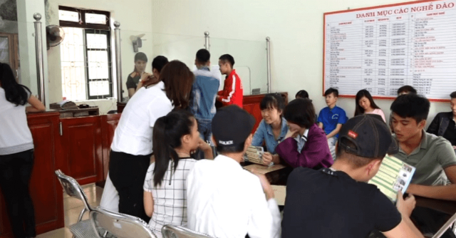 Tư vấn tuyển sinh và hướng nghiệp