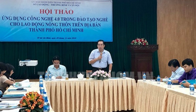 Phó Giám đốc Sở Lao động - Thương binh và Xã hội TPHCM Nguyễn Văn Lâm phát biểu tại hội thảo.