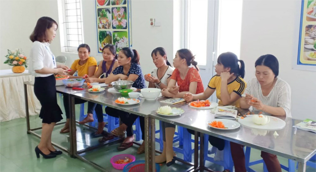 Lớp học nghề nấu ăn.