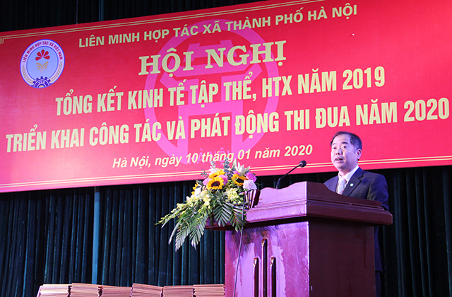 Phó Chủ tịch Liên minh HTX Hà Nội Nguyễn Trung Thành báo cáo tại hội nghị