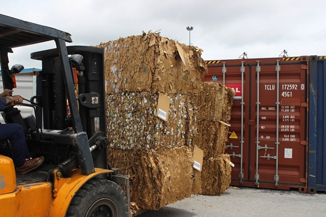 Phế liệu tồn đọng đã giảm khoảng 17.500 container so với năm 2018 (Ảnh Internet)