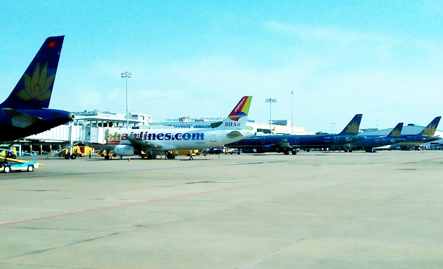 Các hãng hàng không than phiền tình trạng quá tải về cơ sở hạ tầng ở sân bay Tân Sơn Nhất