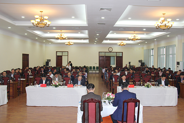 Cán bộ, viên chức Liên minh HTX Việt Nam dự hội nghị