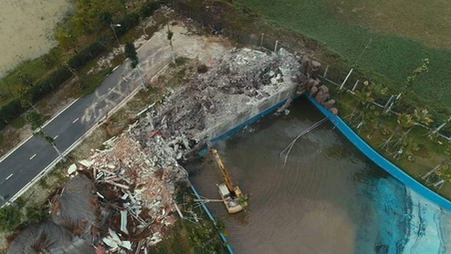 Do xây dựng khi chưa có giấy phép xây dựng, công viên nước Thanh Hà lớn nhất Thủ đô Hà Nội bị cơ quan chức năng cưỡng chế (Ảnh Internet)