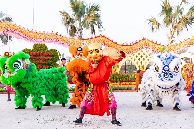 Hàng loạt các hoạt động mang âm hưởng Tết cổ truyền diễn ra ngay tại khuôn viên Vinhomes Grand Park