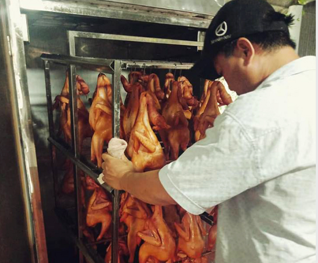 HTX đã sản xuất và xây dựng thương hiệu cho sản phẩm thịt gà hun khói