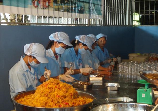 Các cơ sở sản xuất mắm Châu Đốc đã chú trọng an toàn lao động, bảo đảm an toàn thực phẩm