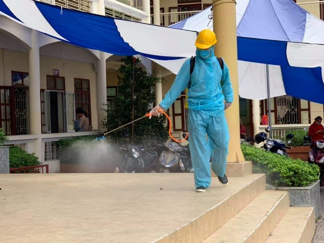 Nhiều trường học mua Cloramin B với giá rất cao