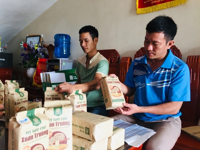 HTX Mỳ Chũ Xuân Trường sử dụng bao bì giấy đóng gói sản phẩm