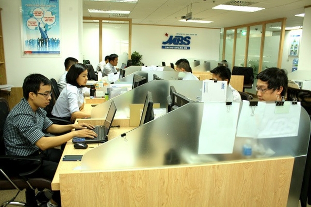 MBS cho rằng, với nhịp giảm mạnh vừa qua, hiện thị trường Việt Nam đang có mức định giá hấp dẫn so với các thị trường mới nổi