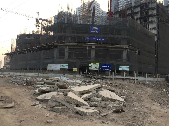 Các doanh nghiệp cho rằng thủ tục hành chính đang là rào cản lớn khiến nhiều dự án đình trệ (Ảnh minh họa: Internet)