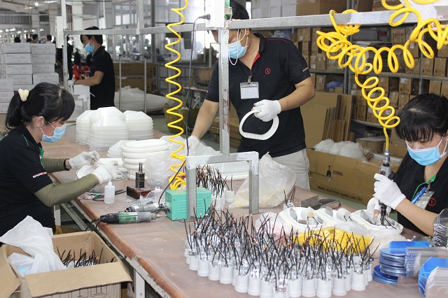 Dịch Covid-19 khiến DN gặp khó lại chịu áp lực nhiều loại thuế