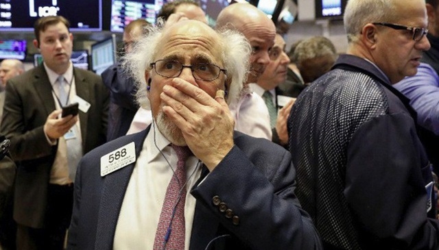 Dow Jones giảm hơn 1.000 điểm và như vậy có phiên giảm sâu nhất trong 2 năm (Ảnh Internet)