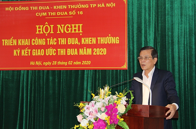 Chủ tịch Liên minh HTX Thành phố Hà Nội Lê Văn Thư phát biểu tại hội nghị