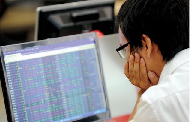 Bên cạnh EPS nhà đầu tư cần xem xét thêm nhiều yếu tố của doanh nghiệp