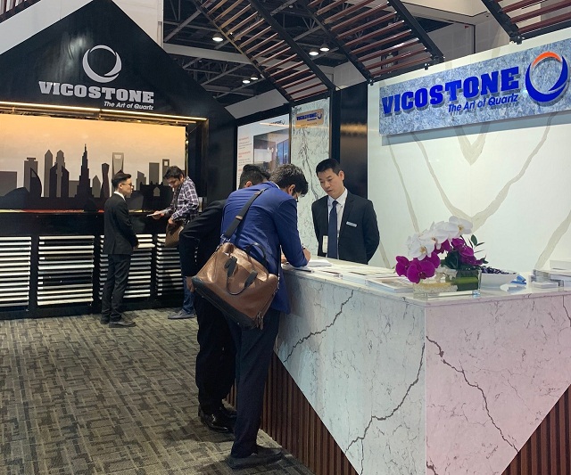 Gian hàng Vicostone tại triển lãm Dubai.