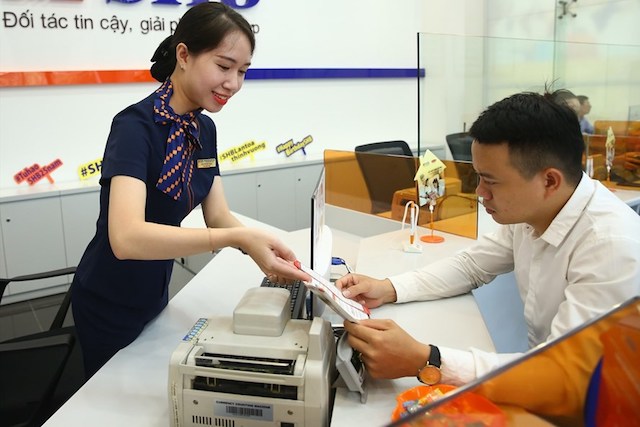 Thống đốc Lê Minh Hưng chỉ đạo sớm ban hành thông tư hỗ trợ khách hàng chịu ảnh hưởng bởi dịch Covid-19.