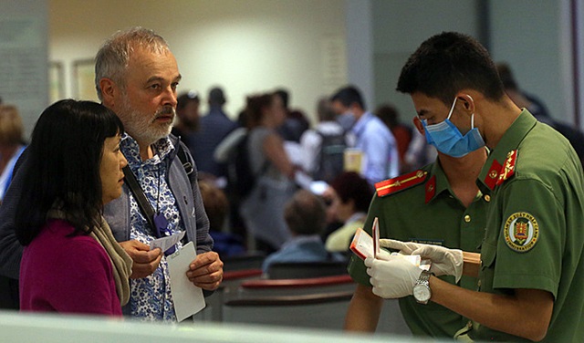 Tạm dừng cấp thị thực cho người nước ngoài nhập cảnh Việt Nam từ 18/3 (Ảnh Internet)