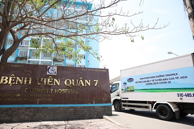 Các sản phẩm sữa sẽ được đưa đến tất cả các bệnh viện của TP.HCM, bệnh viện dã chiến, khu cách ly, sân bay… để hỗ trợ đội ngũ cán bộ y tế tuyến đầu chống dịch