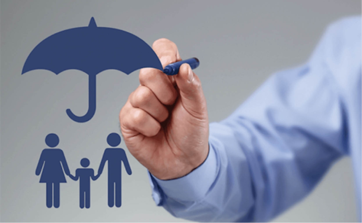 Bảo hiểm Hàng loạt công ty bảo hiểm đã tung ra các gói sản phẩm linh hoạt mang tính thời điểm, hoặc tăng các gói hỗ trợ nhằm thu hút khách hàng sở hữu các hợp đồng bảo hiểm mới phù hợp, với nhiều mức giá khác nhau, nhiều quyền lợi được hưởng.