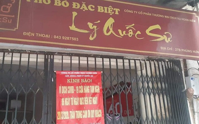 Một nhà hàng ở Hà Nội treo biển tạm nghỉ do dịch Covid-19 (Ảnh: Internet)