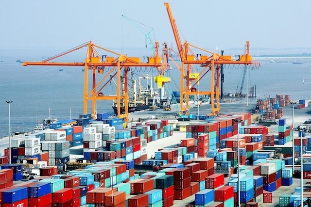 Tỷ giá thương mại hàng hóa lần đầu tiên giảm trong 3 năm gần đây (Ảnh: Internet)