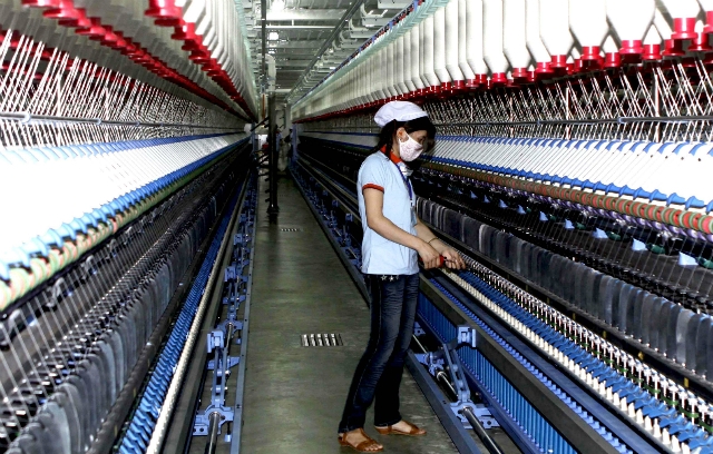 Gặp khó với Covid-19, nhiều DN dệt may phải cắt giảm lao động