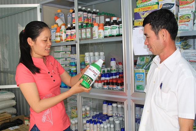 HTX hướng dẫn thành viên cách sử dụng phân bón, thuốc bảo vệ đúng cách, hiệu quả (Ảnh TL)