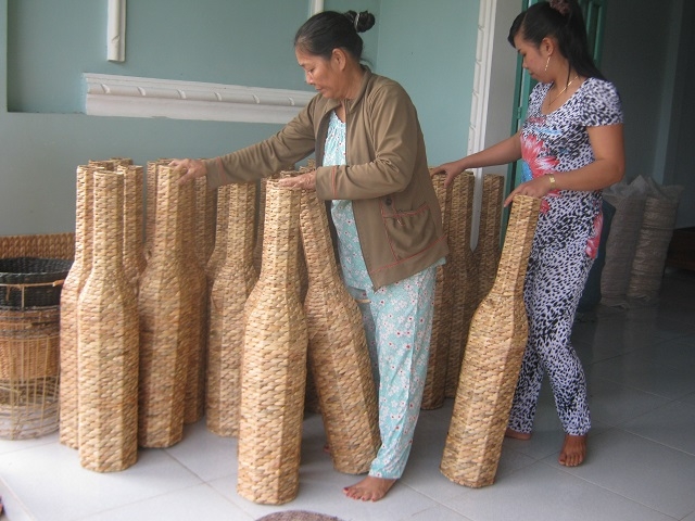 Sản phẩm đan lục bình tại HTX Quyết Thắng