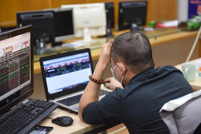 Các chuyên gia vẫn giữ quan điểm thận trọng trước tâm lý muốn bắt đáy của các nhà đầu tư