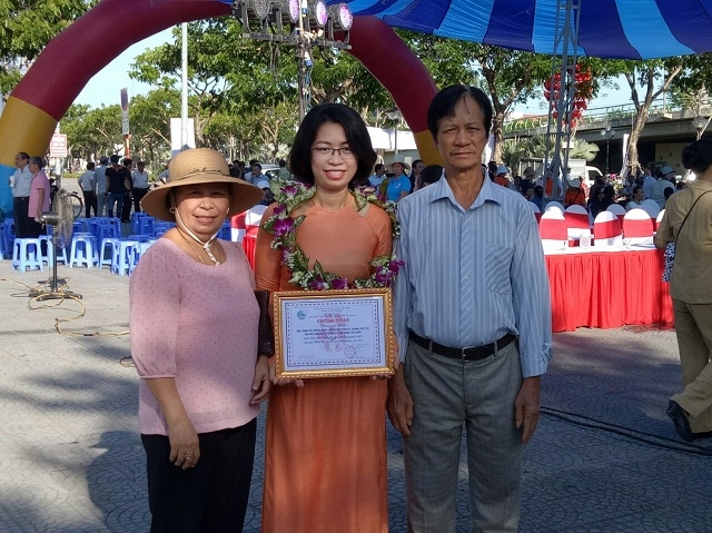 Nữ giám đốc trẻ Đinh Nguyễn Hoàng Thư thành công từ khởi nghiệp trồng tảo xoắn (Ảnh: Tư liệu)